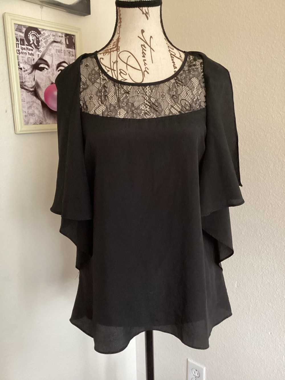 Sugar Lips Black Lace Yoke Flutter Sleeve Blouse Small